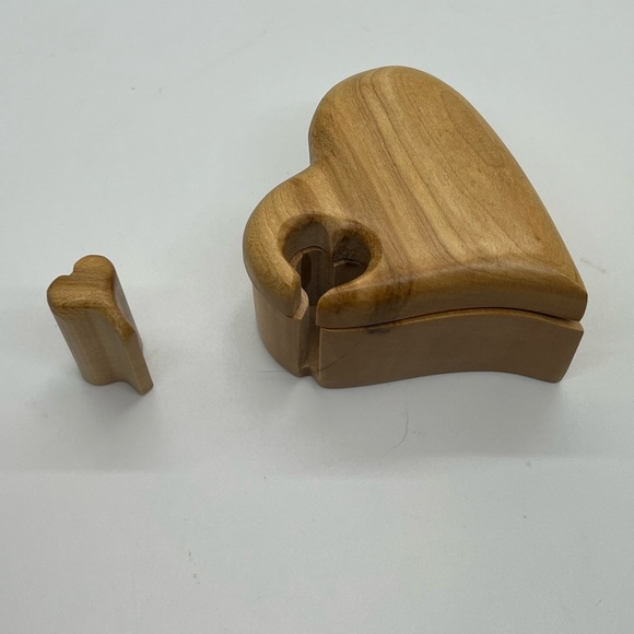 Heart-Shaped Wooden Jewelry Secret Storage Organizer - Picture 13 of 16